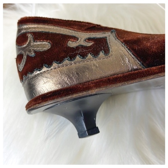 💕Beautiful Velvet Mules Pointed Toe Kitten Heels💕 - Picture 4 of 12